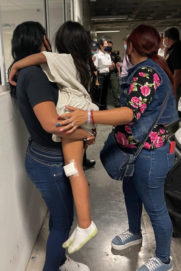Sofía Abigail y su madre
