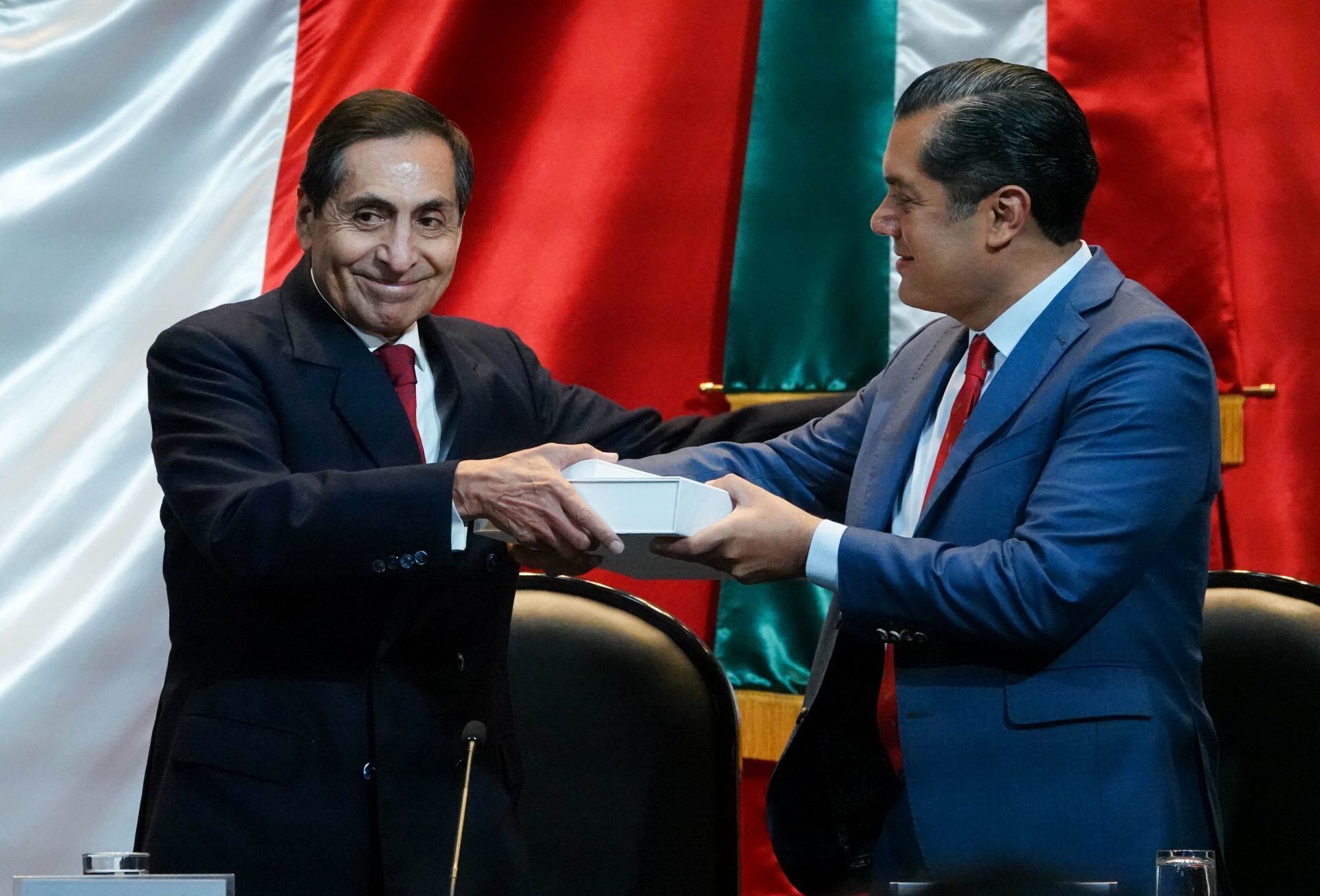 Rogelio Ramírez de la O entrega Paquete Económico 2025
