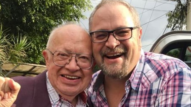 Eduardo Manzano con su hijo Lalo Manzano.