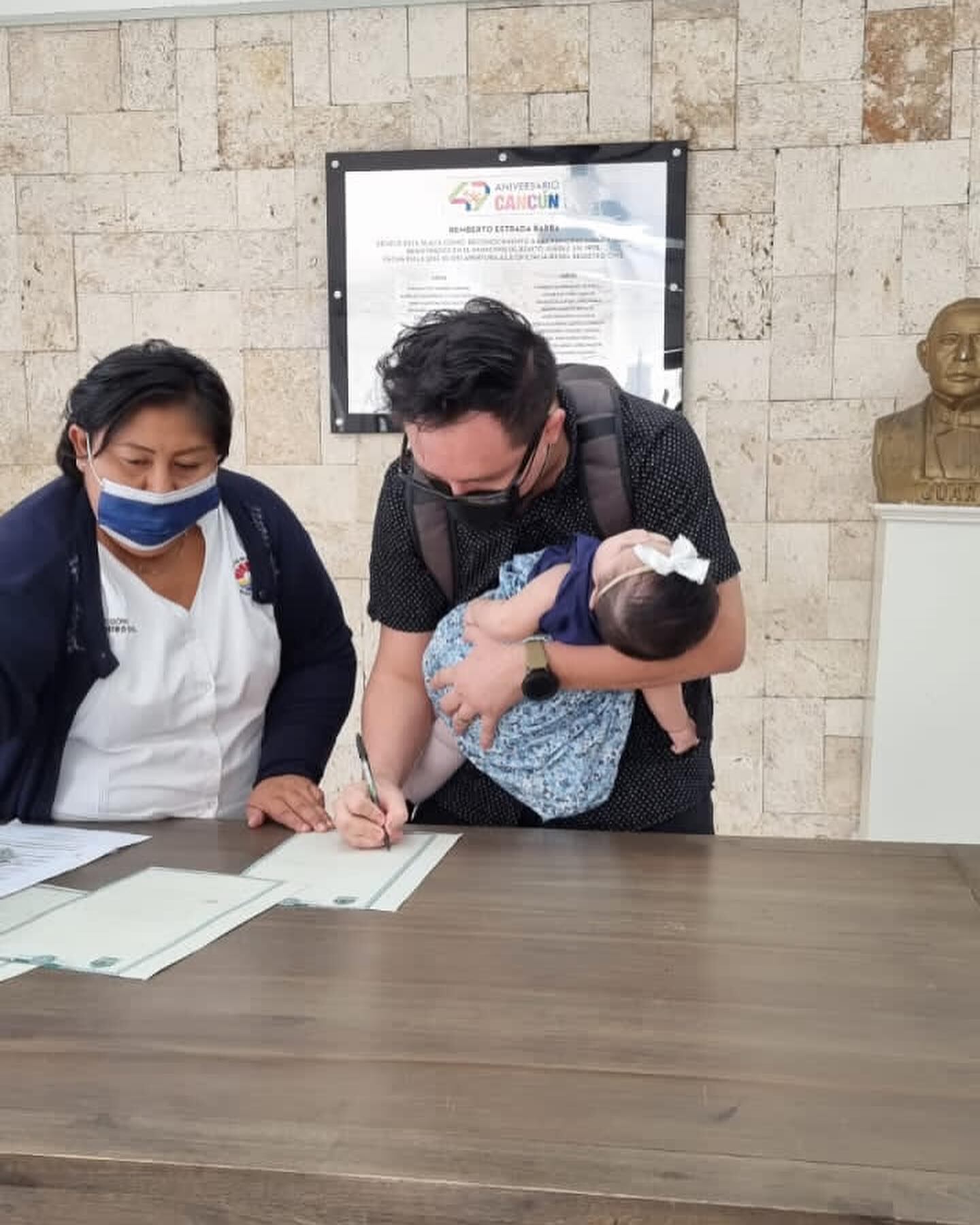 Pareja gay registra a sus hijas en Quintana Roo