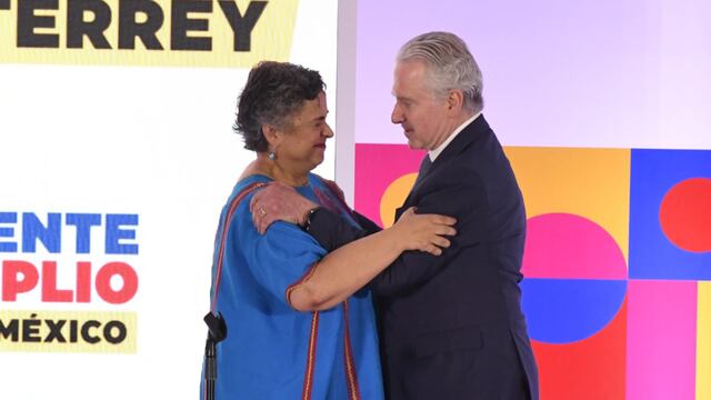 Beatriz Paredes reacciona a declinación de Santiago Creel