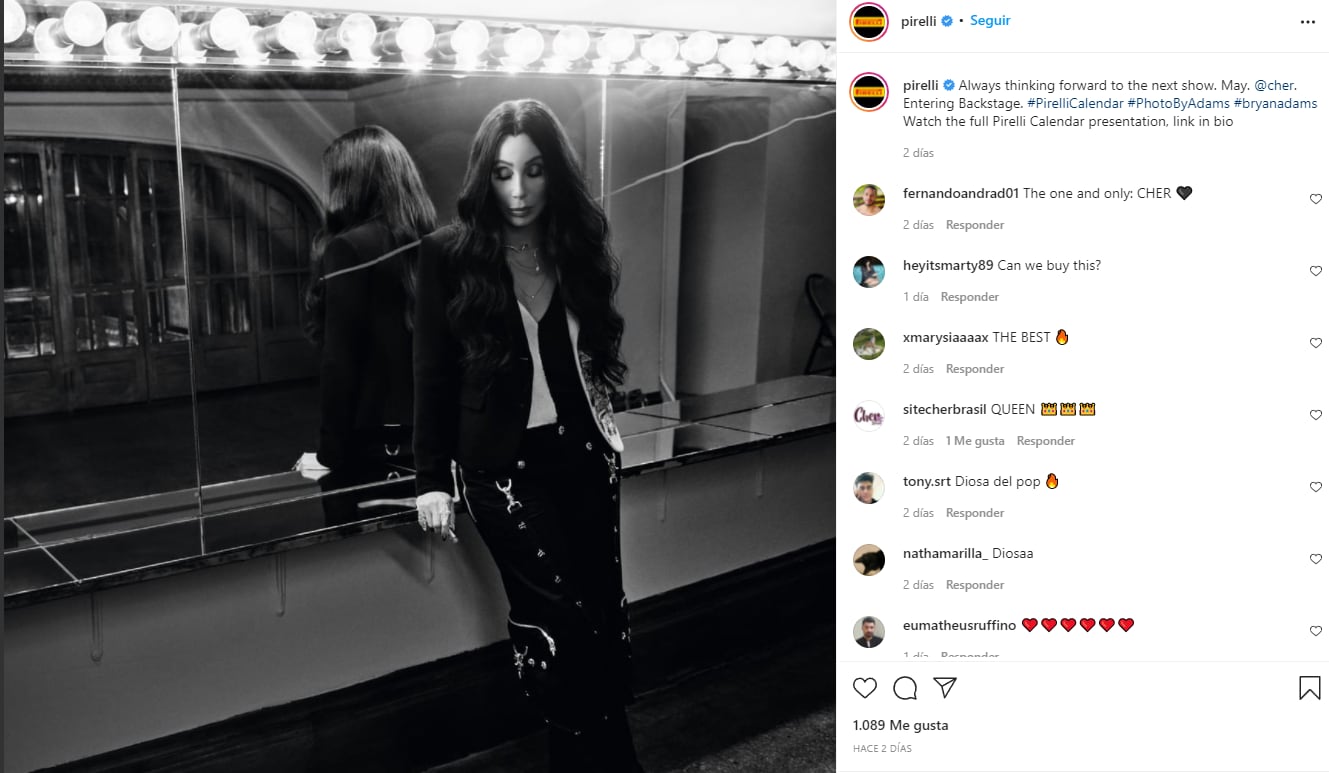 Cher, fotografiada por Bryan Adams para el calendario Pirelli 2022