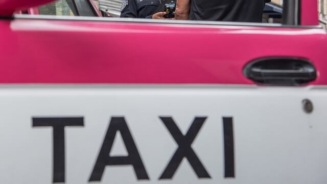 Taxi de la Ciudad de México. Operativo por robo.
