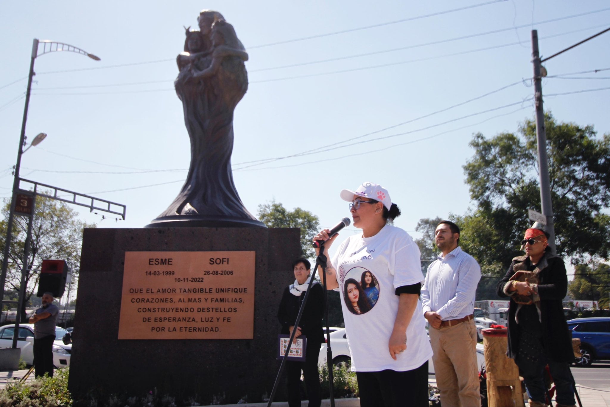 Memorial en Iztacalco recuerda a Esmeralda y Sofía
