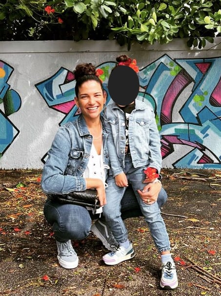 Natalia Jiménez junto a su hija