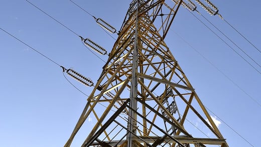 Juez otorga 9 suspensiones definitivas más contra la ley eléctrica de AMLO