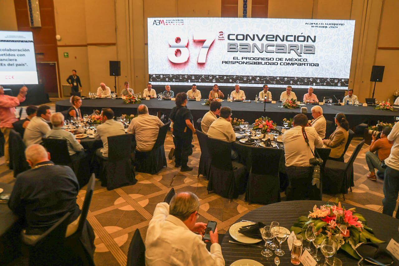 Evelyn Salgado atestiguó la firma de un importante convenio entre ABM y CCE