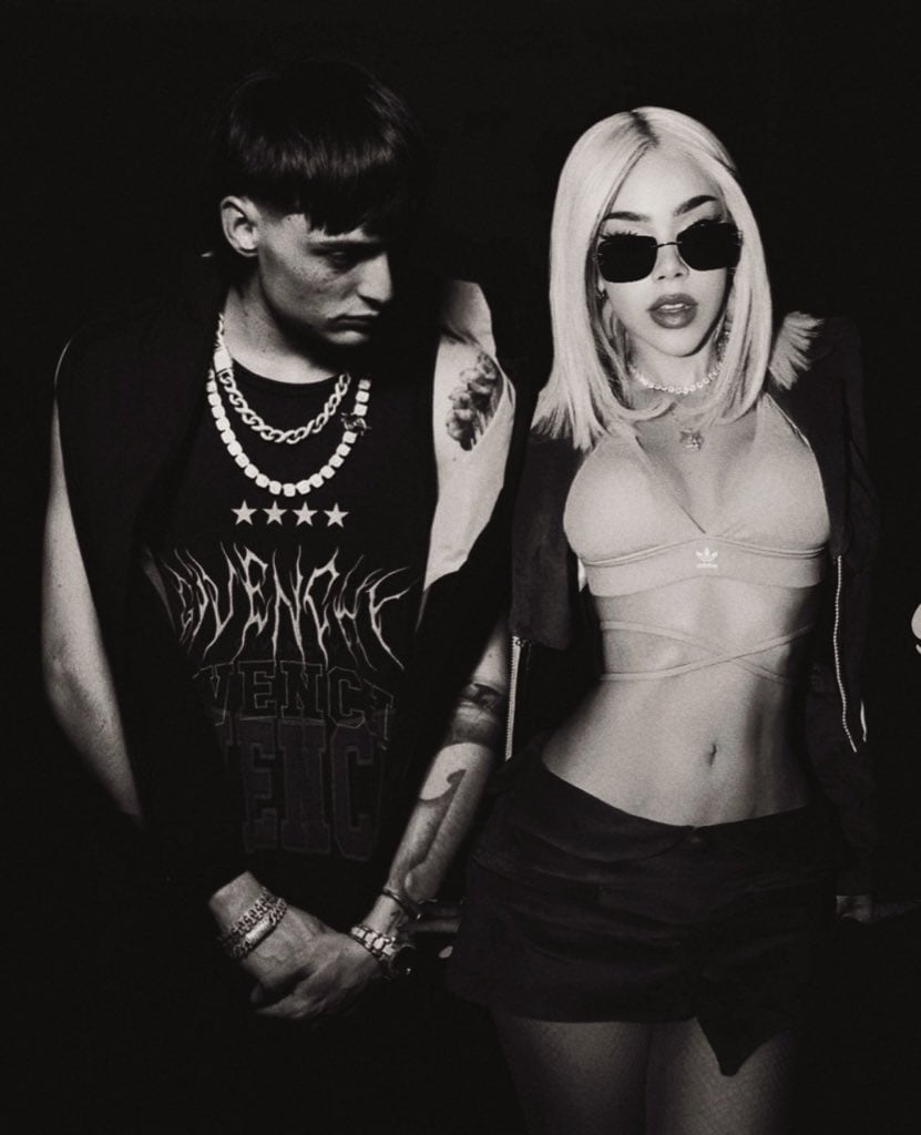 Tommy & Pamela de Peso Pluma y Kenia Os