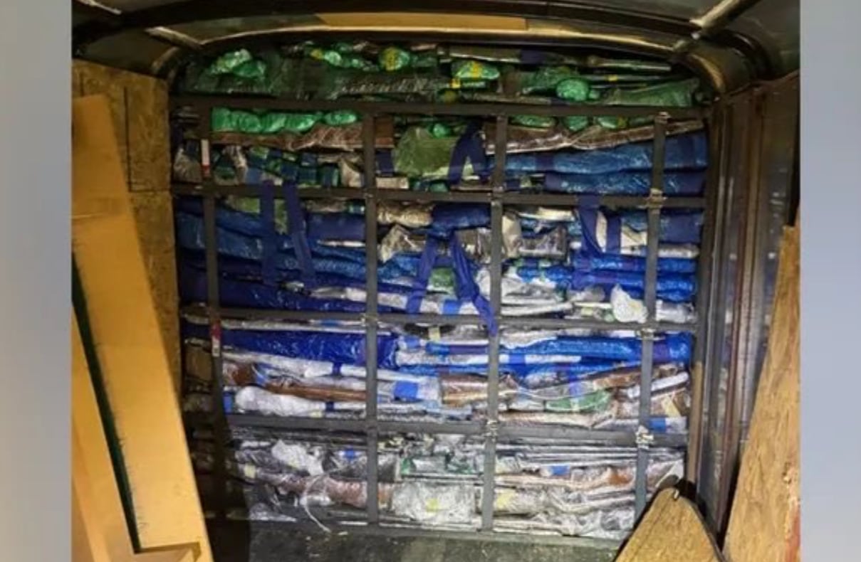 Estados Unidos incauta 400 armas en Texas con destino a México