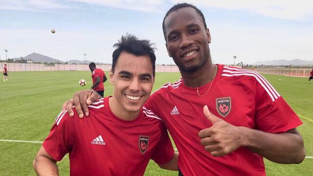 Omar Bravo y Didier Drogba serán compañeros en Phoenix