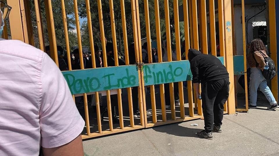 Toman las instalaciones del CCH Oriente por casos de acoso y abuso sexual