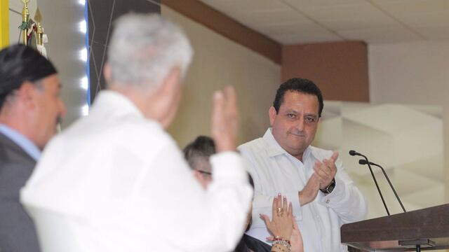 El mandatario entregó reconocimientos.