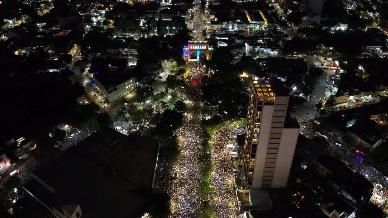 Más de 270 mil personas en concierto de Alejandro Fernández en La Minerva