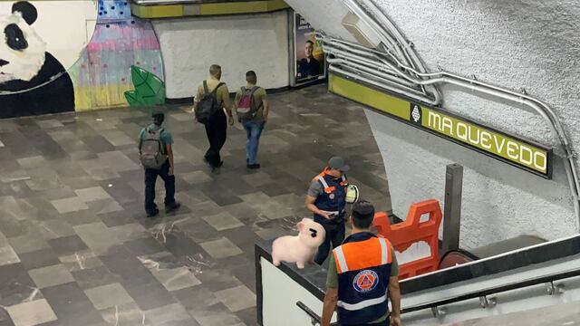 Escaleras eléctricas en Metro Miguel Ángel de Quevedo