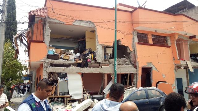 Explosión de casa en Iztacalc