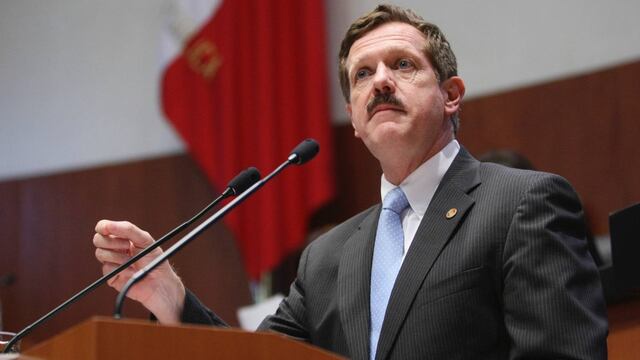 Juan Carlos Romero Hicks. Reproches por Modelo Educativo.