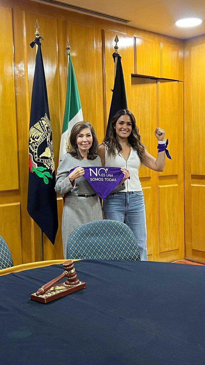Alessandra Rojo de la Vega en foro feminista de la UNAM