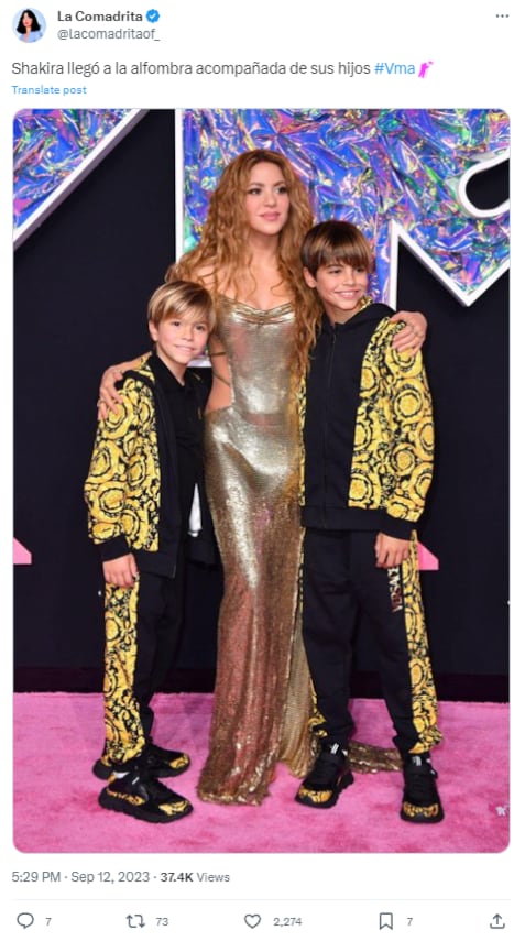 Shakira con sus hijos en la alfombra de los MTV Video Music Awards 2023