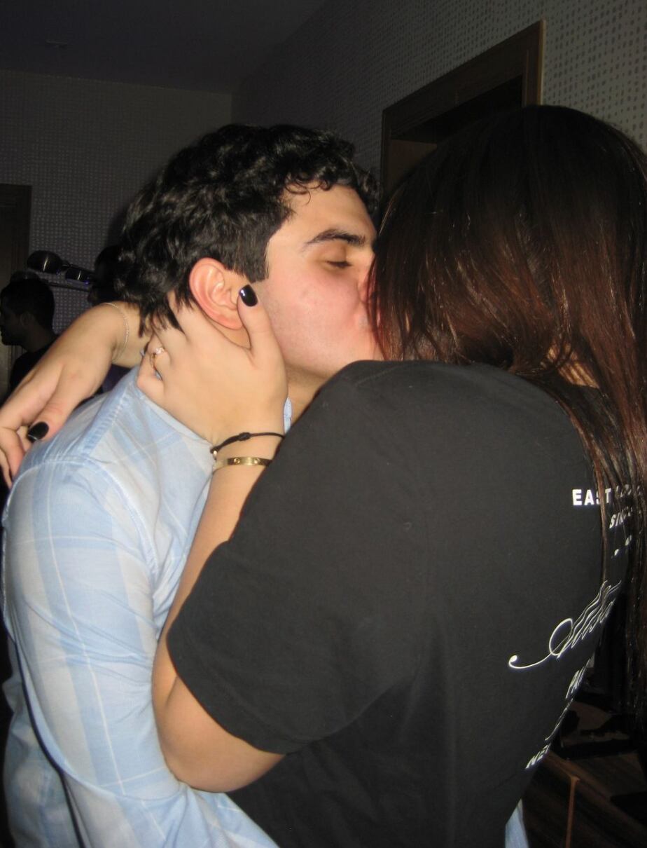 Emily Álvarez y su novio