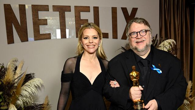 ¿Qué significa el moño azul? Guillermo del Toro lo usó en premios Oscar 2023