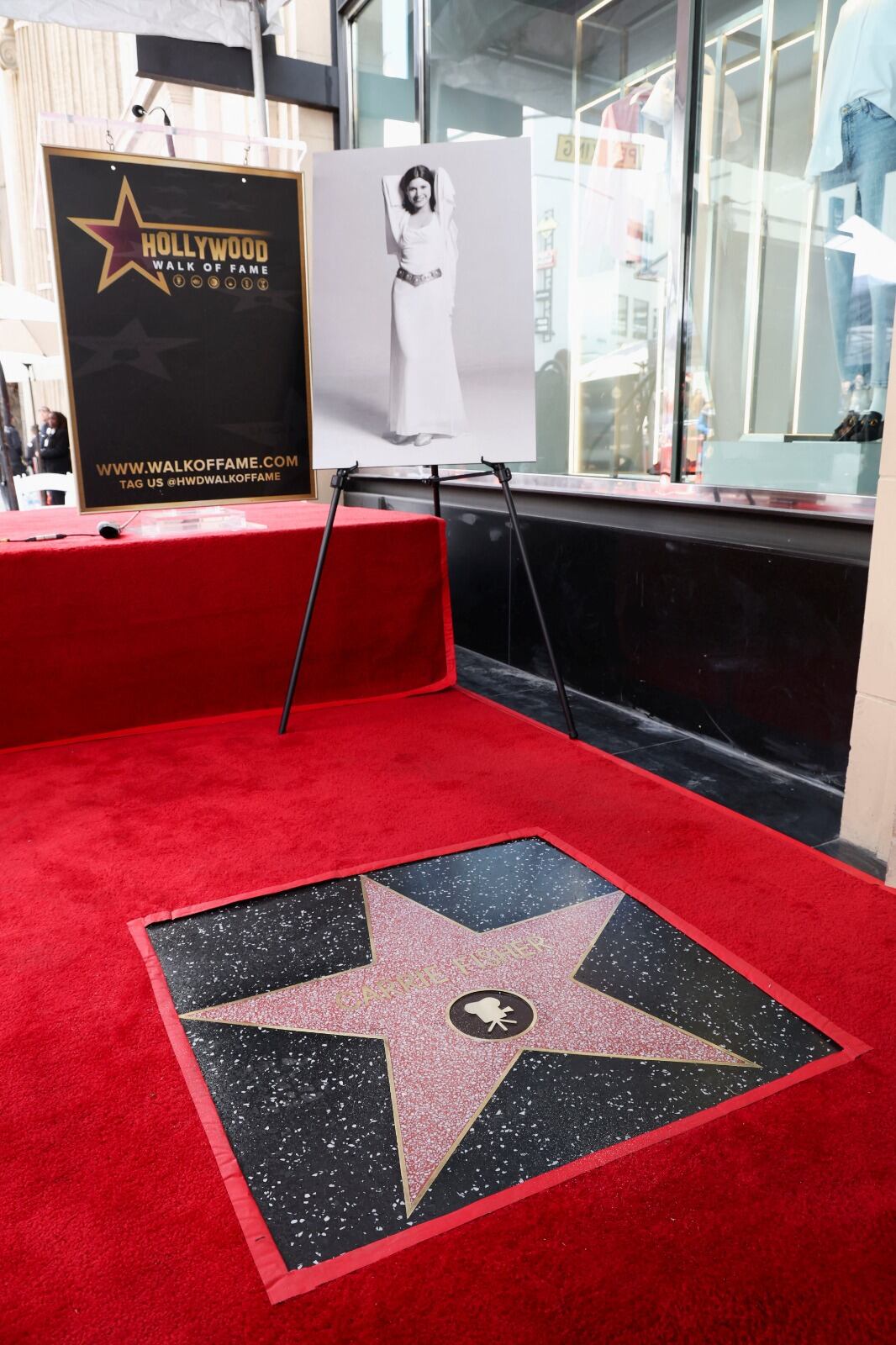 Carrie Fisher recibió su estrella en el Paseo de la Fama de Hollywood