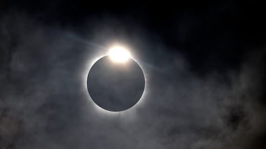 El maravilloso video del eclipse grabado desde el Estadio del Mazatlán FC