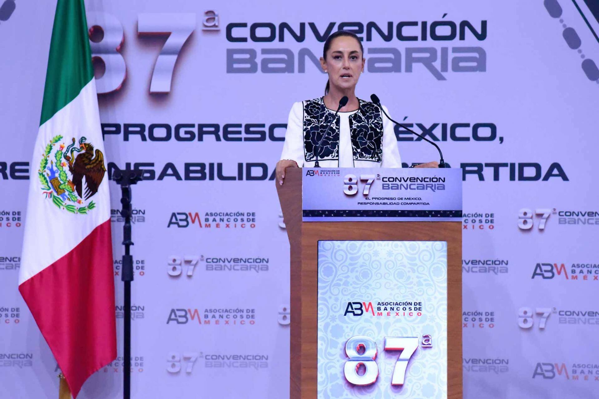 Claudia Sheinbaum explica: afores no se tocarán y se mejorará el sistema de pensiones