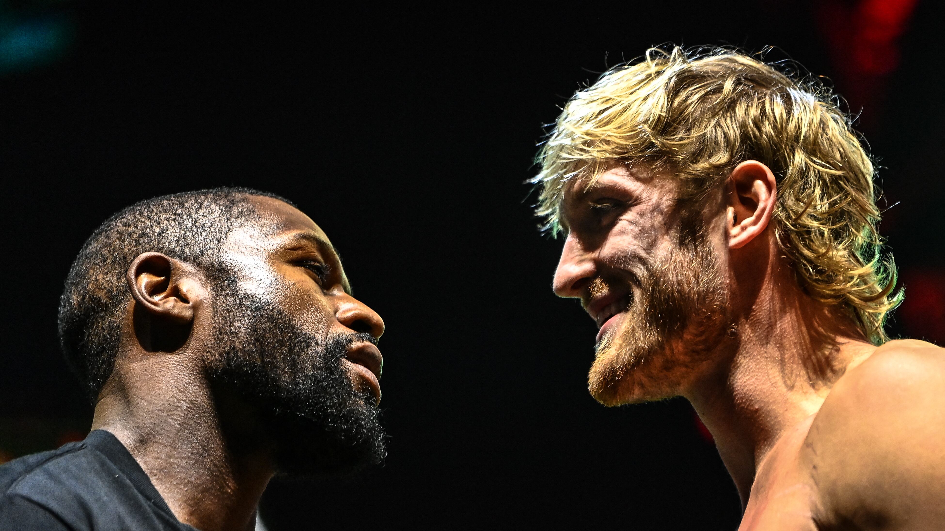Logan Paul le saca más de 15 kilos a Floyd Mayweather