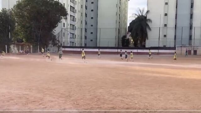 Equipo de Brasil entrena en el llano