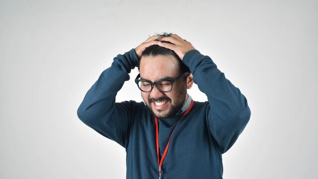 Empleado trabajador error enojo sorpresa