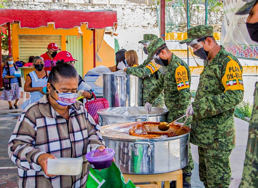 Reparten raciones en Guerrero.