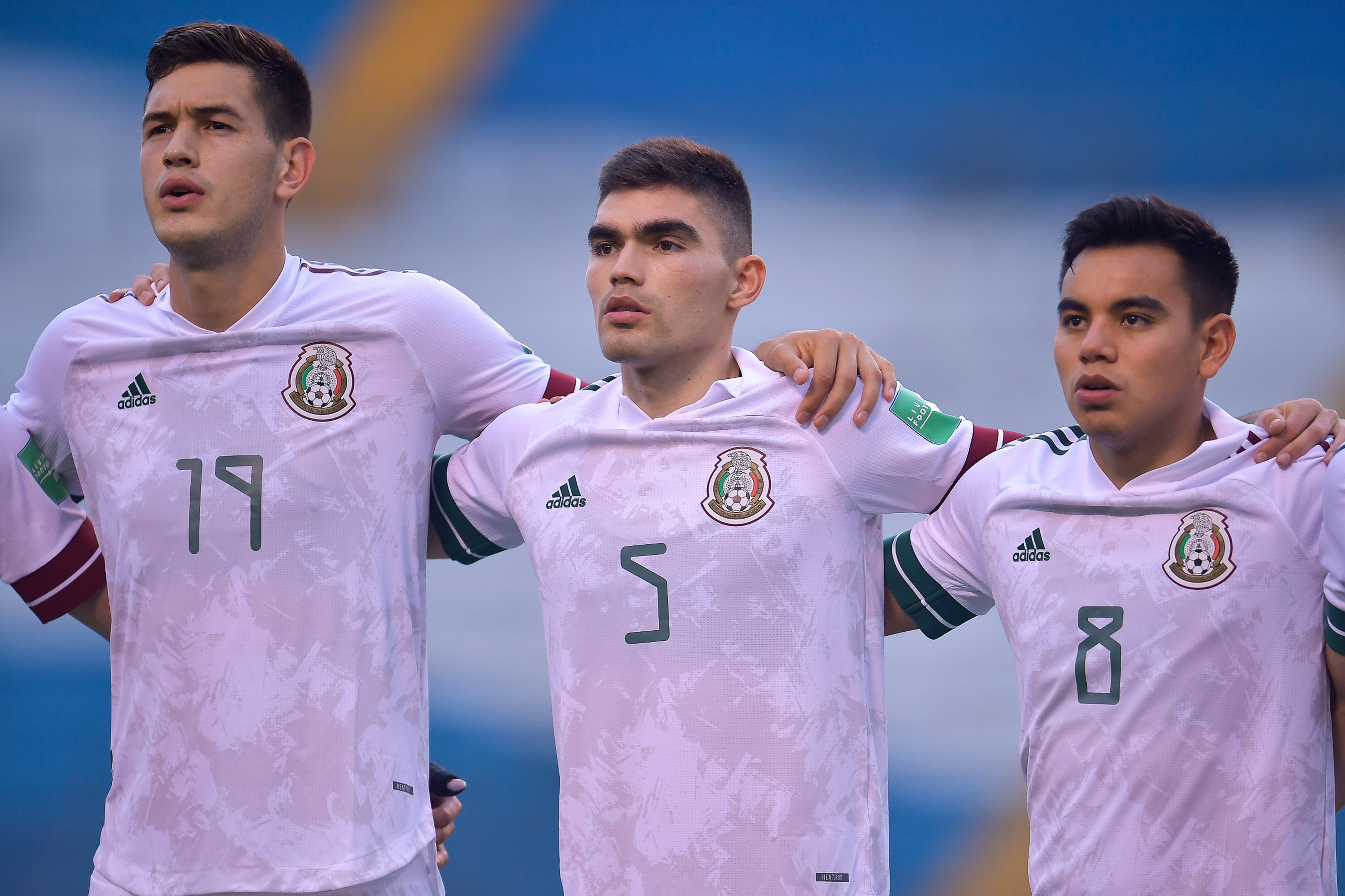 César Montes, Johan Vásquez y Carlos Rodríguez.