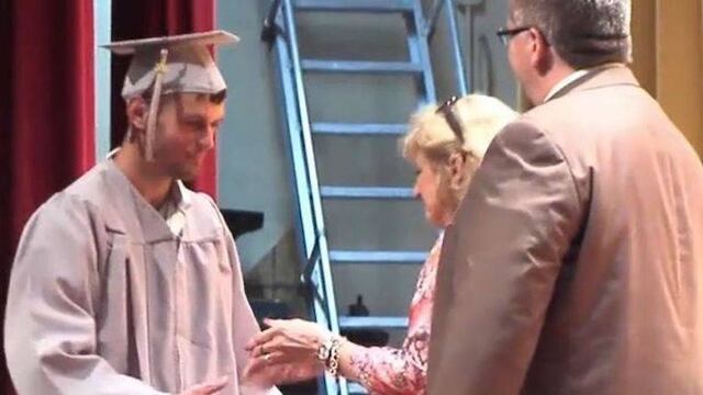 Scott Dunn en su fiesta de graduación.