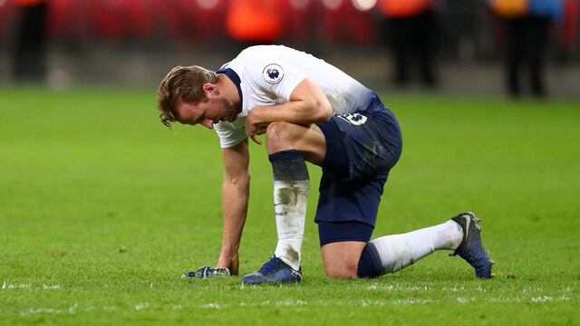 Harry Kane tras ser golpeado.