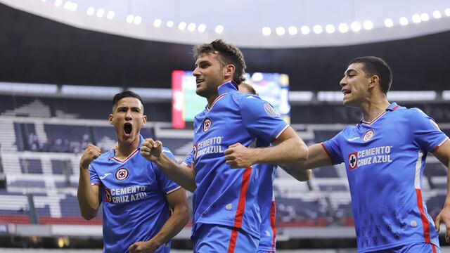 Santiago Giménez con Cruz Azul.