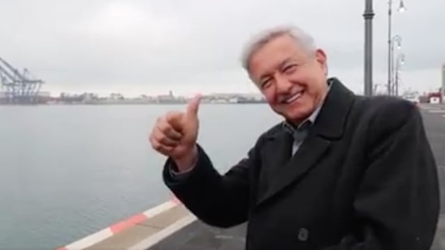 Andrés Manuel López Obrador en el puerto de Veracruz
