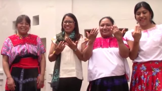 Cuatro mujeres de Chiapas se gradúan como ingenieras solares en la India