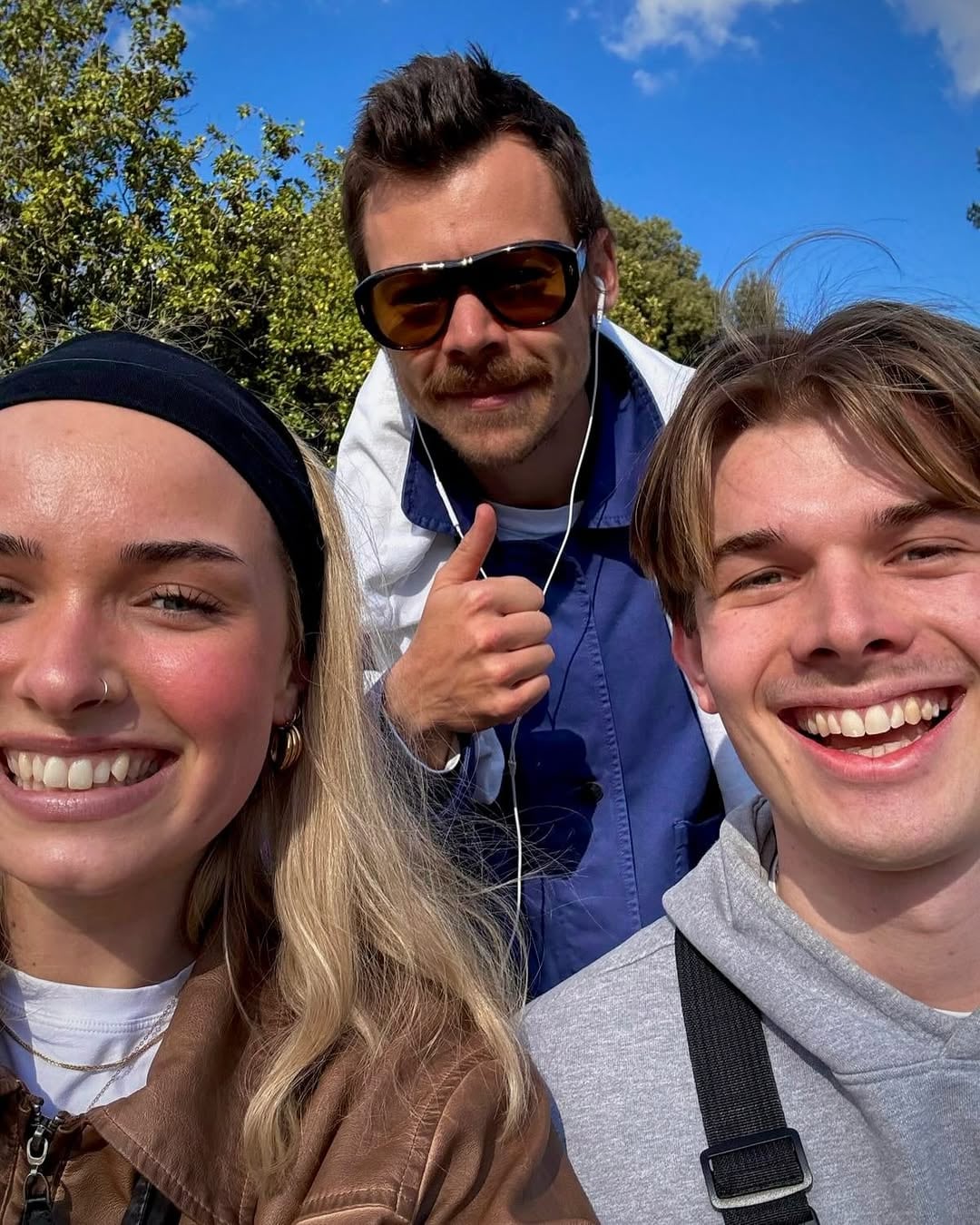 Pareja con Harry Styles