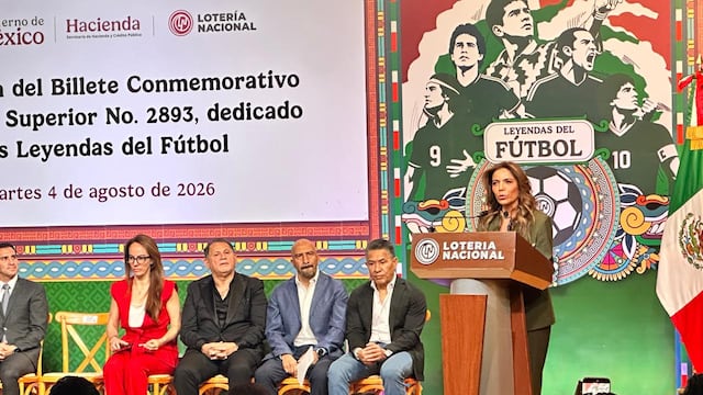 Lotería Nacional lanza billete con 24 figuras históricas del futbol mexicano.