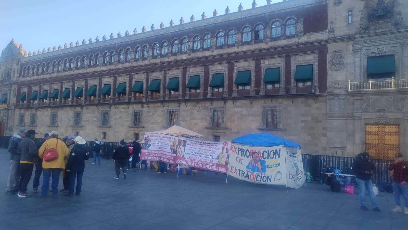 Plantón de ex trabajadores de AHMSA
