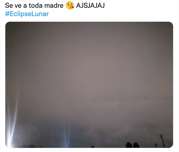 Meme del eclipse lunar "más largo del siglo"