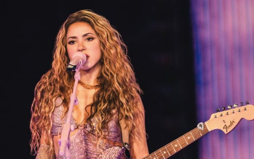 Shakira le pone freno a la IA