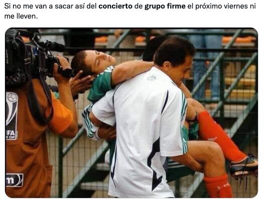 Memes concierto de Grupo Firme