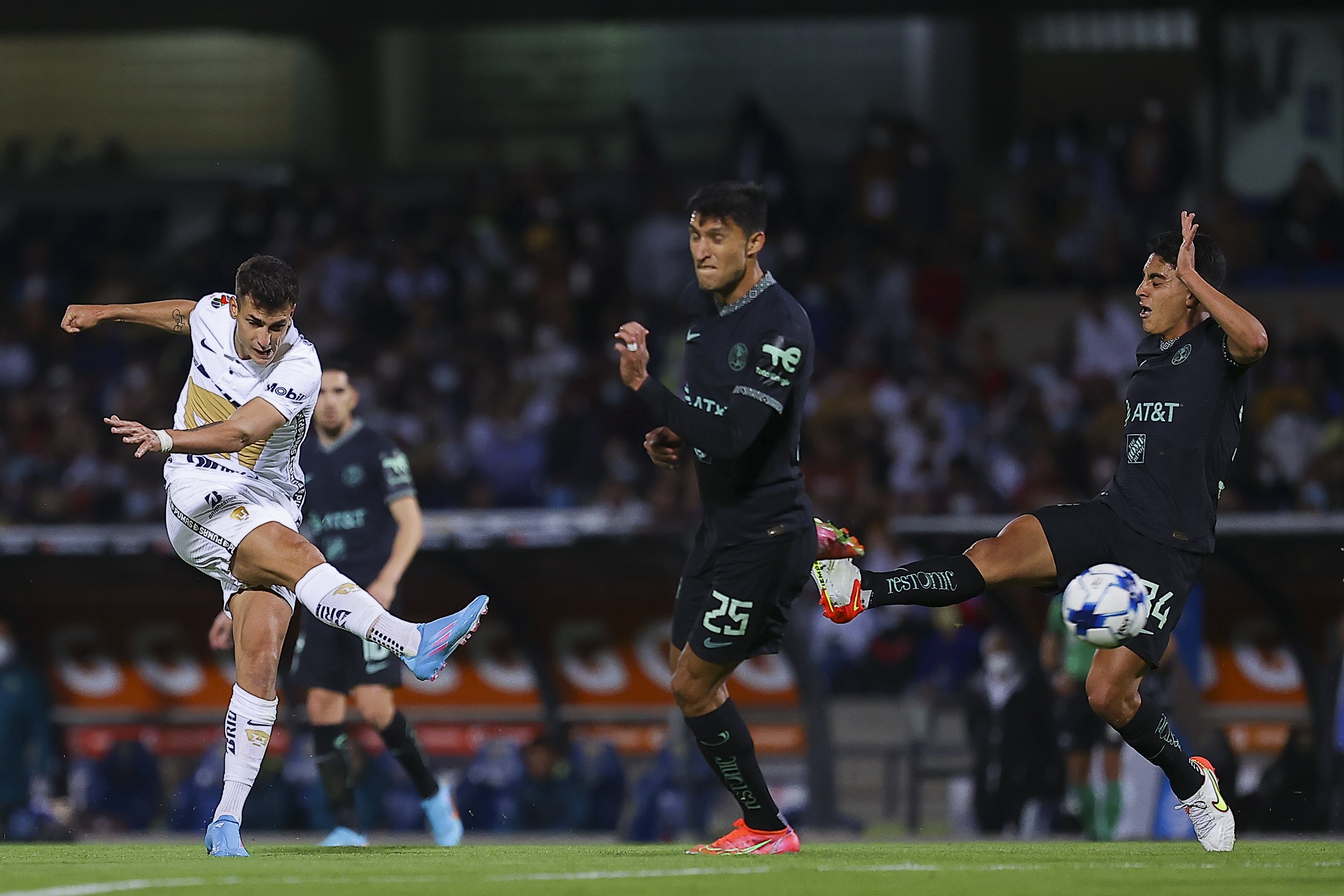 Pumas vs América