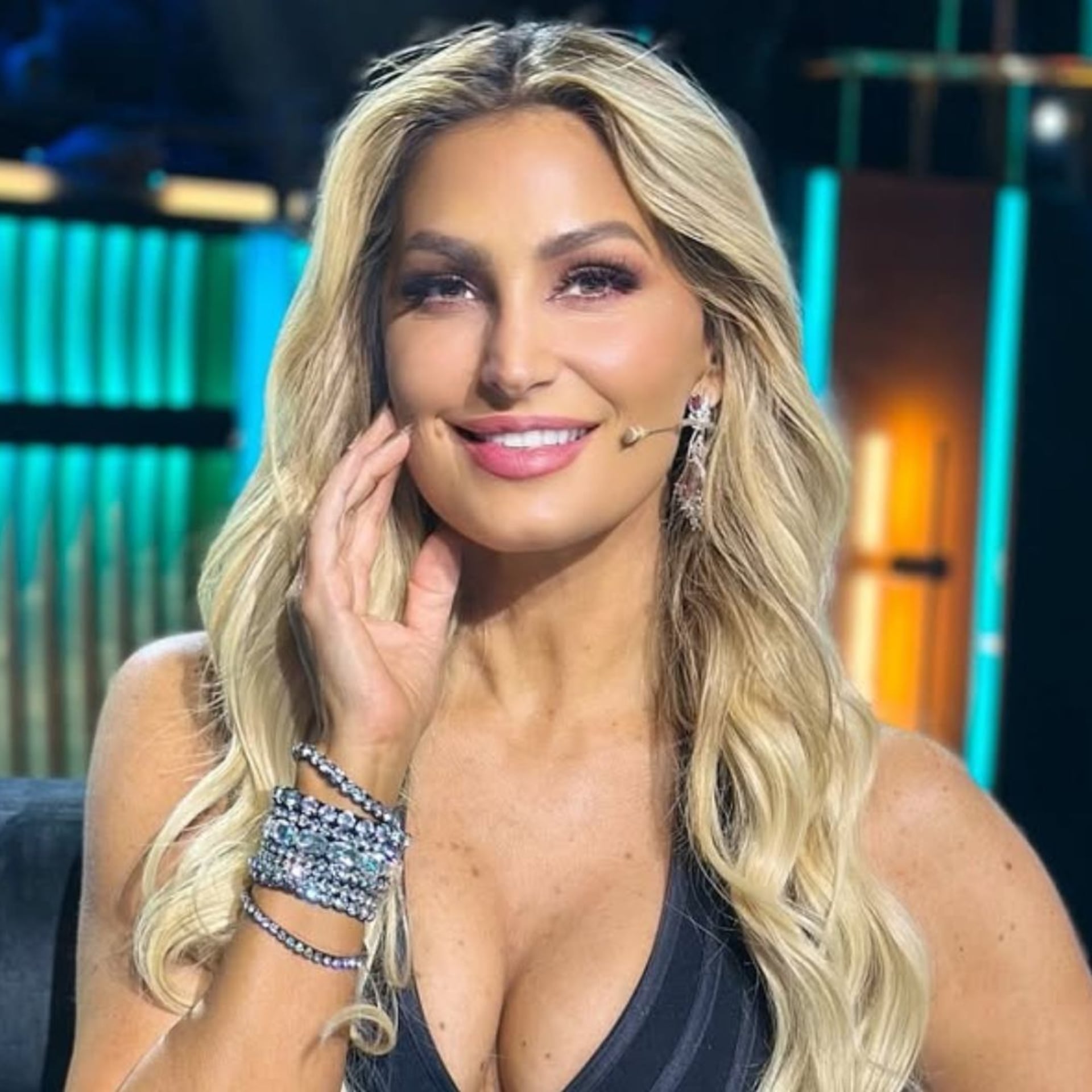 ¿Quién es Anette Cuburu? La conductora demandó a Artur Vázquez por fraude