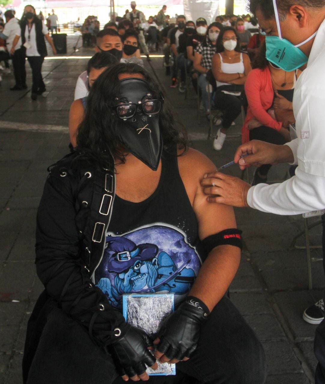 Joven disfrazado en Neza