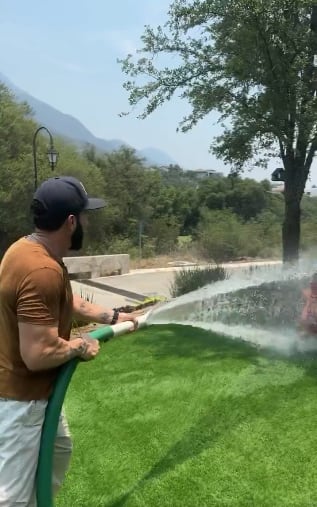 Poncho de Nigris compró pipa de agua tratada