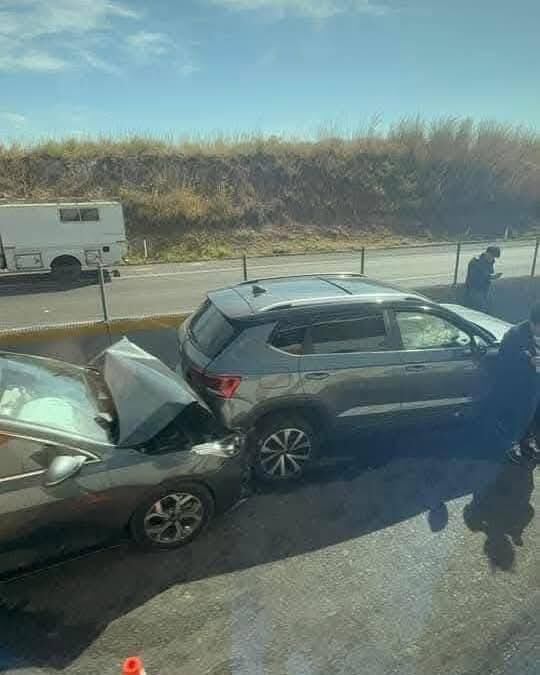 Choque múltiple en la Autopista del Sol