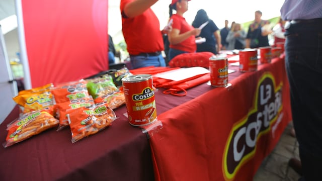 Azucena Cisneros inaugura Feria del Empleo 2025 en Ecatepec