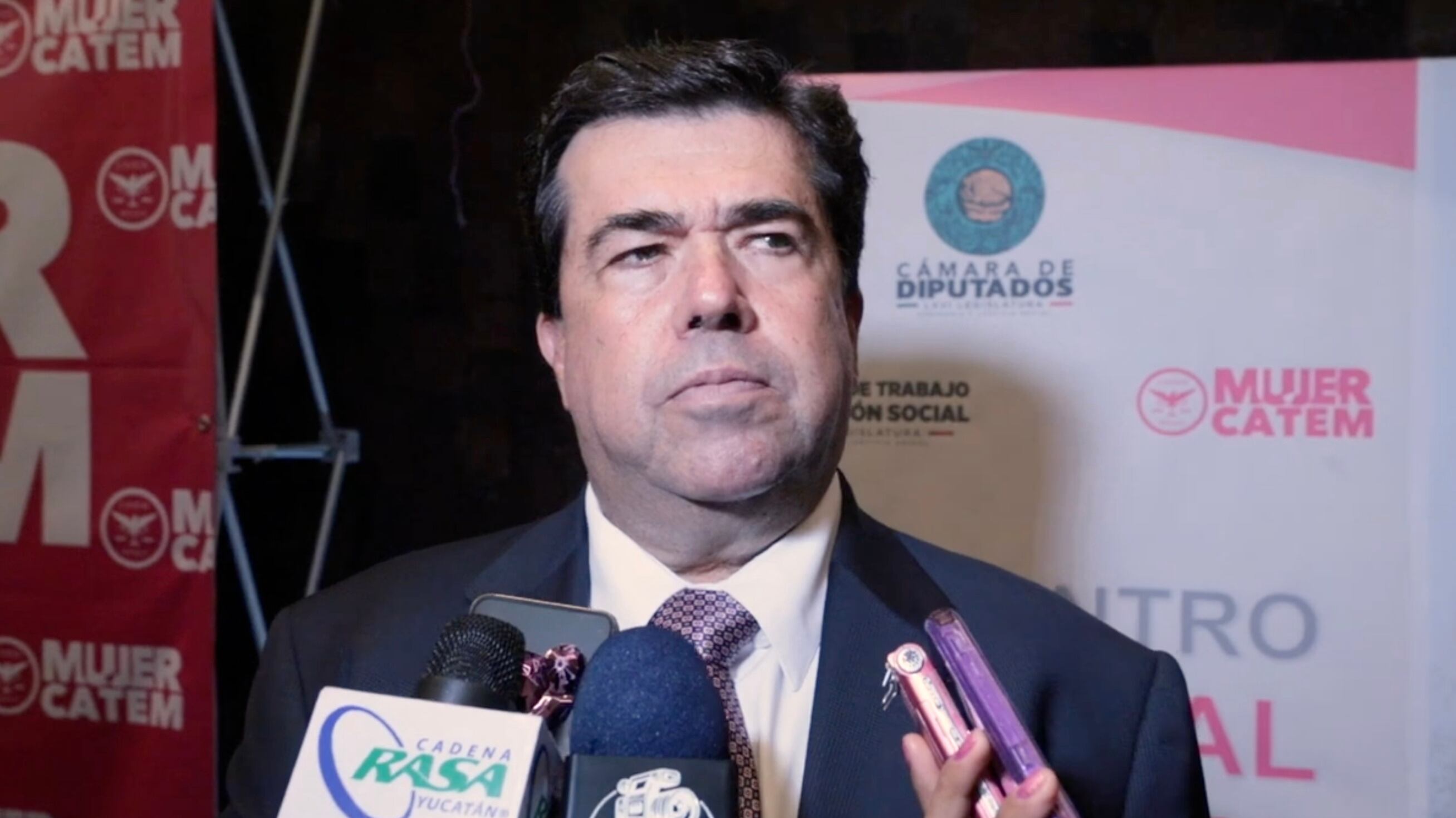 Pedro Haces se dice feminista pero volvió a demostrar lo contrario en encuentro de mujeres sindicalistas 2025